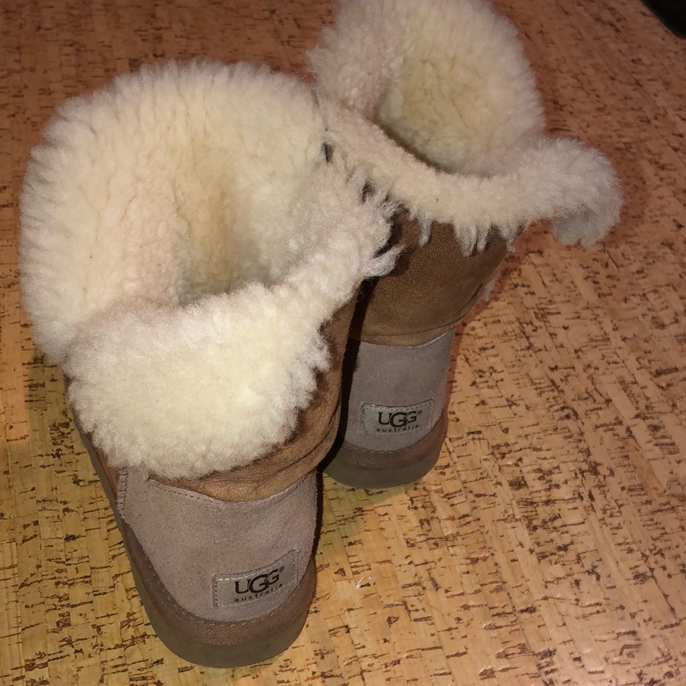 Ugg Camel Color Size 7 - image 3